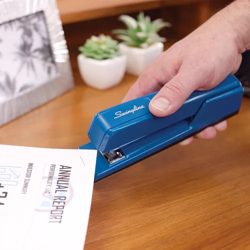Miniatura 6 de Swingline - Engrapadora 747 clásica de escritorio, con capacidad para 20 hojas, metálica, azul verdadero (74724)