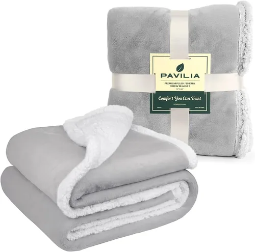 Miniatura 9 de PAVILIA Manta Tipo Throw de Vellón Sherpa para Sofá, Gris Claro, Manta de Sofá Suave, Mullida y Afelpada, Manta de Invierno Reversible y Acogedora