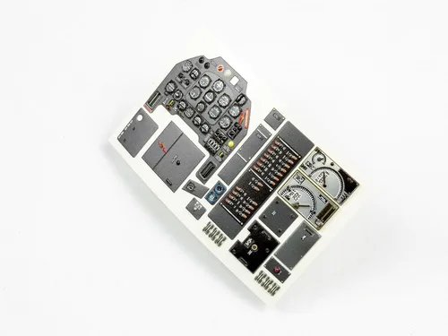 Miniatura 5 de Red Fox Studio RFSQS-24008 1/24 Junkers Ju-87B Quick Set 3D Panel de instrumentos acrílico Detalle de la cabina (para trompetista)