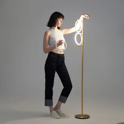 Miniatura 10 de Brightech Saturn - Lámpara de pie LED, diseño único que combina con decoración moderna y contemporánea, lámpara alta de 3 luces para sala, Luz