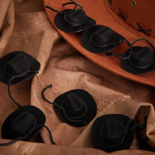 Miniatura 7 de Hercicy 24 sombreros de vaquero para manualidades, decoración de muñecas, sombreros de vaquera de 2 pulgadas, gorras occidentales en miniatura