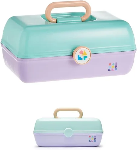 Miniatura 23 de Caboodles On-The-Go Girl - Caja de maquillaje para chicas, dos tonos violeta sobre brillo plateado, caja organizadora de maquillaje de plástico