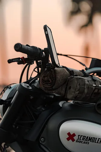 Miniatura 8 de ROKFORM Soporte de percha para motocicleta, se adapta a la mayoría de Harley, métricas y cruceros indios, asegura la celda a través de RokLock e