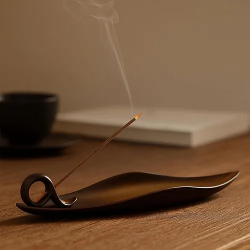 Soporte para palo de incienso, quemador, cono de cenizas, bandeja incensaria de cerámica para yoga, oficina en casa (hoja marrón claro)