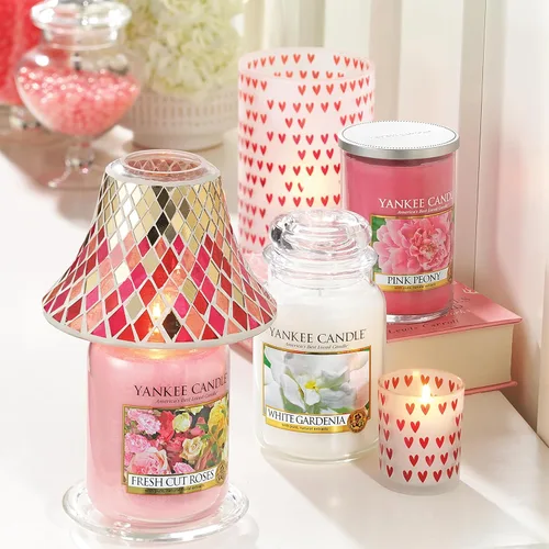 Miniatura 9 de Yankee Candle Vela perfumada en tarro grande, rosas recién cortadas, hasta 150 horas de tiempo de combustión