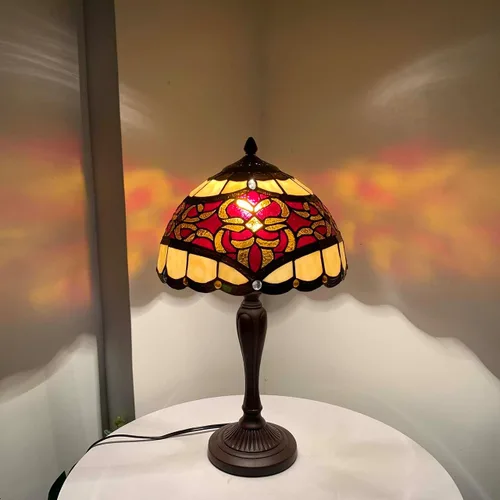 Miniatura 2 de Bieye L10869 Lámpara de mesa estilo Tiffany de vidrio de color Barroco para decoración del hogar (30 cm, Rojo)