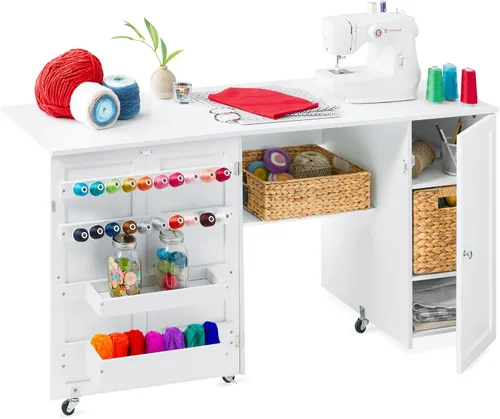 Best Choice Products Mesa de costura plegable grande, estación de manualidades portátil multiusos y escritorio lateral con diseño compacto, ruedas