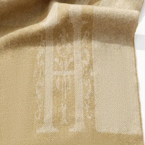 Miniatura 4 de Manta Jacquard de Lana Pura con Borlas, Grande 55x83 pulgadas, 1.5 libras, Manta de Rodilla de Lana de Cordero Suave y Cálida para Sofá Cama
