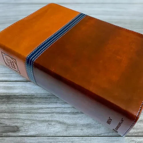 Miniatura 4 de Biblia de estudio NIV personalizada, marrón y azul, ilustrada a mano y grabada con láser, grabado personalizado de nombre disponible, regalo