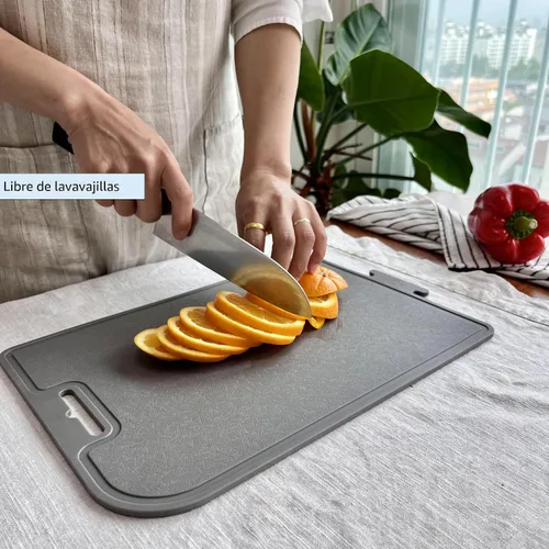 Miniatura 8 de Tabla de cortar de silicona gruesa de doble cara hecha en Corea, 14.3 x 9.7 pulgadas, diseño plegable, mango de agarre para goteo, apto para Gris