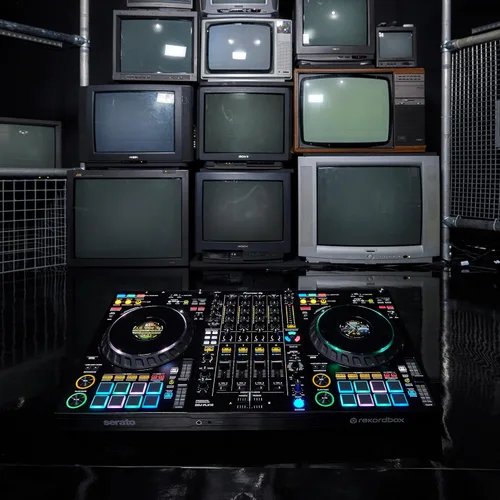 Miniatura 17 de Pioneer DJ DDJ-FLX10 Edición Limitada - Controlador DJ de 4 canales para Rekordbox & Serato - Negro