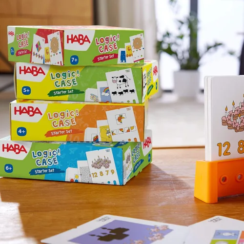 Miniatura 7 de HABA Juego de iniciación de Logic! CASE - Rompecabezas y juegos de coches, un juego de mano para desarrollar el pensamiento crítico para niños a