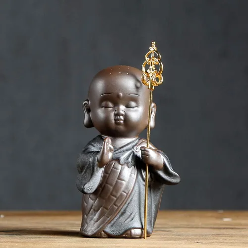 KJYHXX Little Cute Monk - Figuras de cerámica – Adorables estatuas de monje de porcelana marrón (estilos de escoba/personal/bolsa) – Escritorio de