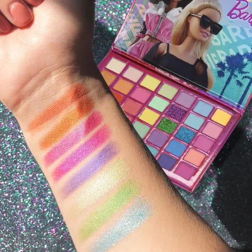 Miniatura 7 de Barbie - Paleta de Sombras de Ojos de 35 Compartimentos, Colores Brillantes y Opacos, Pigmentada Mezclable, 8 Pinceles de Aplicación, Para Edades
