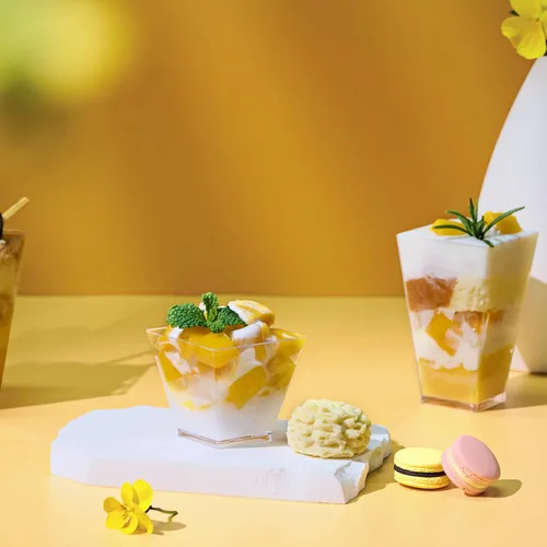 Miniatura 7 de JOLLY CHEF Paquete de 100 mini tazas cuadradas de postre de 2 onzas con cucharas, taza de plástico transparente para aperitivos de parfait, cuenco
