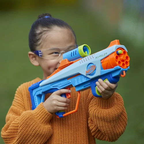 Miniatura 8 de Elite Junior Rookie Pack, lanzador de espuma de juguete fácil de jugar, 32 dardos Nerf Elite, 4 objetivos, Nerf Blasters para juegos al aire libre