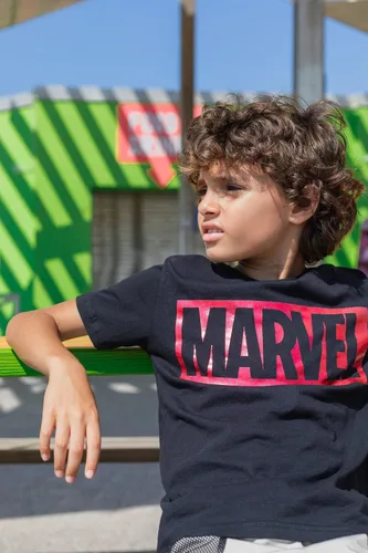 Miniatura 3 de Marvel Camiseta metálica Avengers para niños pequeños y grandes, plateado