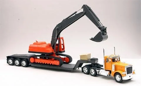 Modelo de juguete fundido a presión Big Rig Long Haul Truck a escala 1:32 Peterbilt 379 Lowboy con excavadora, amarillo/naranja/multicolor, 24