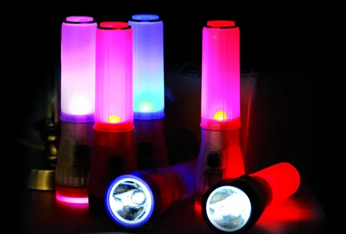 Miniatura 5 de Vida Gear linterna LED 4 en 1 multimodo 30 lúmenes, mango brillante y compartimento de almacenamiento, color azul. Verde