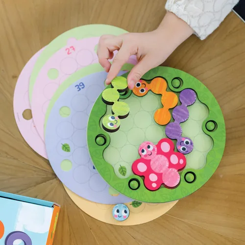 Miniatura 7 de Peaceable Kingdom Color Clue Caterpillars - Rompecabezas magnéticos para niños a partir de 4 años
