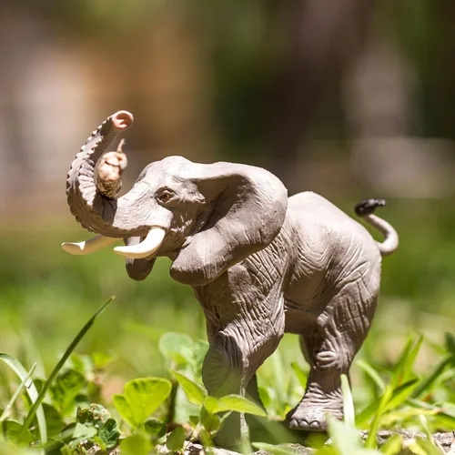 Miniatura 5 de Safari Ltd. Figura de elefante africano, figura detallada de plástico de 6.25 pulgadas, juguete educativo para niños, niñas y niños a partir de 3
