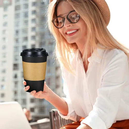 Miniatura 8 de Lamosi Paquete de 100 unidades de tazas de café desechables de 16 onzas con tapas y fundas, negras, a prueba de fugas, para llevar, tazas de café