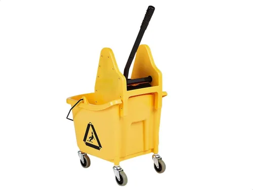 Miniatura 3 de Amazon Basics - Juego de cubo de limpieza de piso rectangular con escurridor de prensa descendente resistente, 35 cuartos de galón, amarillo