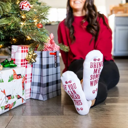 Miniatura 4 de Haute Soiree Calcetines novedosos para mujer, "If You Can Read This, Bring Me Some" - Talla única