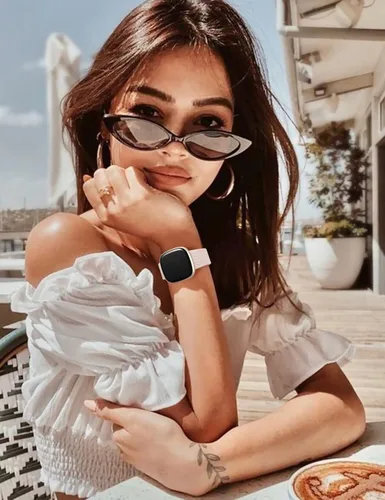 Miniatura 5 de Minyee Paquete de 2 correas grabadas florales compatibles con Fitbit Versa 4/Versa 3/Sense 2/Sense Band para mujer, lindo diseño de girasol