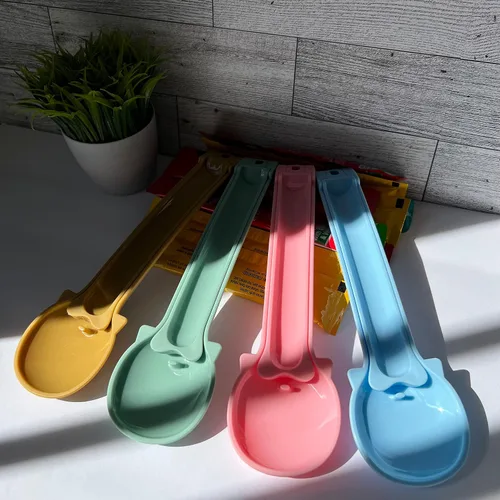 Miniatura 9 de Dispensador de golosinas para gatos, exprimidor de golosinas húmedas para puré y galletas, verde