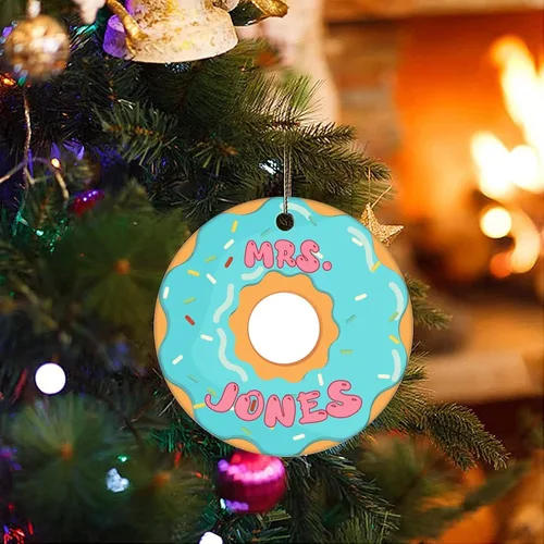 Miniatura 3 de Adornos de recuerdo de Navidad con nombre personalizado en donas, adorno de cerámica para regalos, adornos colgantes para árbol de Navidad