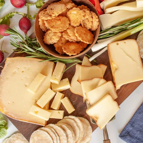 Miniatura 2 de muestra de alimentos igourmet lleno de especialidades internacionales - picnic perfecto - incluye una variedad de quesos gourmet mundial frijoles