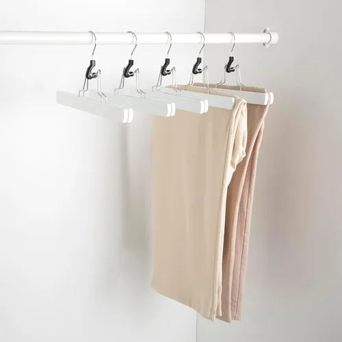 Miniatura 5 de Amazon Basics Perchas de madera para pantalones, color blanco, paquete de 10