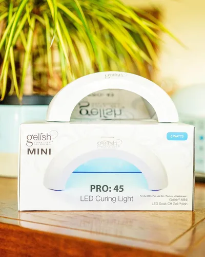 Miniatura 5 de Gelish Mini LED Light – Professional Nail Lamp, Gel Light, Nail Dryer for Gel Polish, Fast Drying, Compact & Portable LED Light for Home & Salon Use
