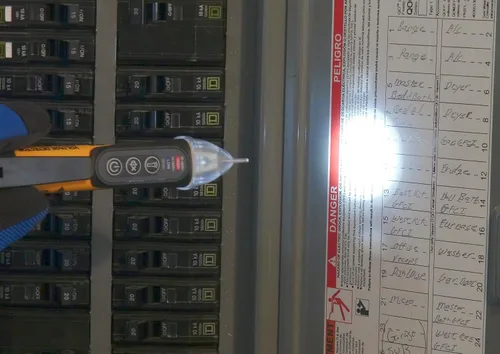 Miniatura 4 de IDEAL Electrical 61-657 - Probador de Voltaje de Doble Rango 12-1000V AC NCVT con Linterna