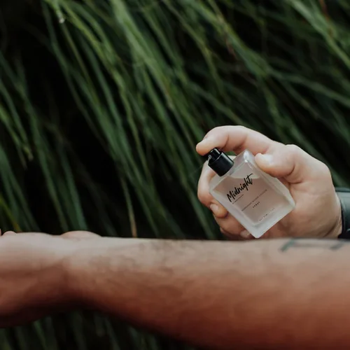 Miniatura 3 de RawChemistry Colonia Midnight con Infusión de Feromonas para Hombres – Spray de Colonia para Hombres Infundida con Feromonas – Fragancia Midnight