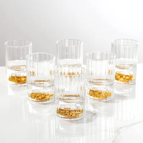 Miniatura 4 de SIYOUKI Juego de chupitos de cristal 1.7oz, decorado con escamas de hoja de oro de 24K, sin plomo, juego hecho a mano adecuado para MaoTai, licores