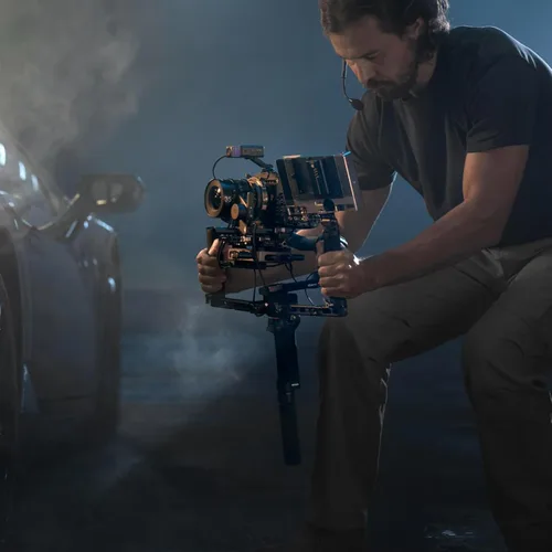 Miniatura 7 de DJI RS 4 Pro Combo, estabilizador de cardán de 3 ejes para cámaras DSLR y cámaras de cine Canon/Sony/Panasonic/Nikon/Fujifilm, grabación vertical
