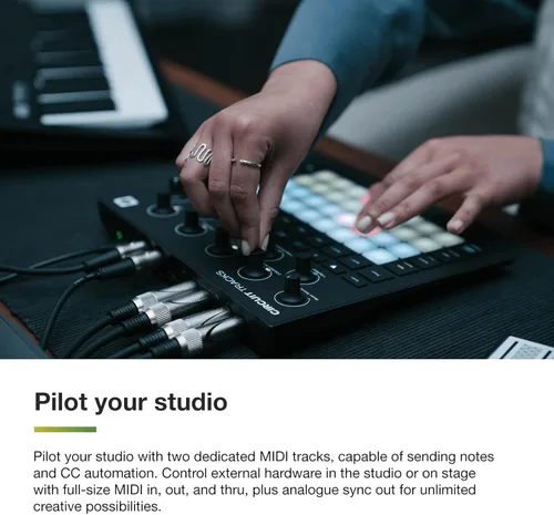 Miniatura 8 de Novation Circuit Tracks: Secuenciador Groovebox con motores de sintetizador, control MIDI y patrones de batería para la creación de música