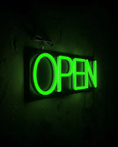 Miniatura 7 de HiNeon Cartelón LED verde abierto, letrero luminoso para negocios de 20"x7" con control remoto, enchufe de 12V, cadena colgante incluida