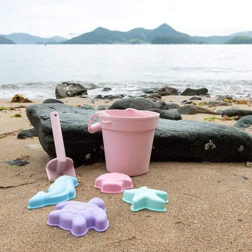 Miniatura 9 de BLUE GINKGO Juguetes de playa de silicona, juego moderno para viajes, cubo, pala, 4 moldes de arena, bolsa de playa, juguetes de arena para niños