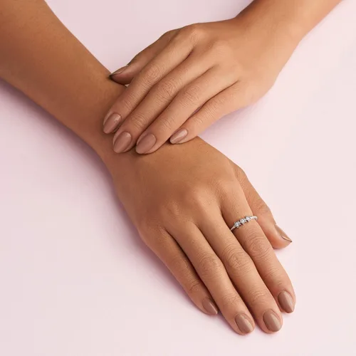 Miniatura 5 de PANDORA Anillo de circonita cúbica con estrellas celestiales en plata de ley