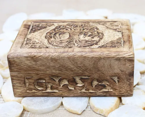 Miniatura 5 de DharmaObjects Caja de almacenamiento de madera tallada a mano (árbol de la vida celta, mediano)