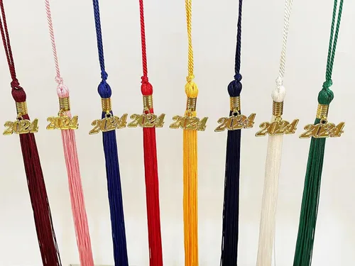 Miniatura 3 de Abalorio de año de graduación 2024 para gorra de graduación y borla, dijes dorados para fabricación de joyas, dije de pedante de clase 2024