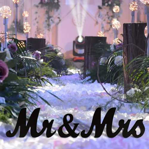 Miniatura 3 de BLOOBLOOMAX Letrero de madera con texto en inglés "Mr & Mr", letras rústicas de Mr. & Mrs. para mesa de boda, decoración de Miss & Mr. para Negro