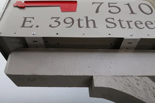 Miniatura 2 de Soporte de montaje para buzón de correo libre de óxido, aluminio, grande (se adapta a buzones con un piso de 8 pulgadas de ancho)