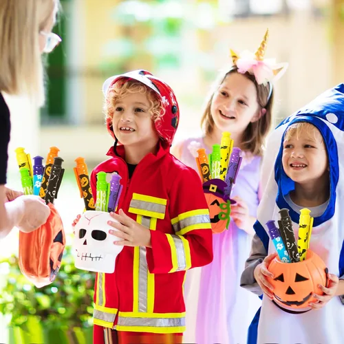 Miniatura 5 de Shemira Recuerdos de fiesta de Halloween para niños, 24 bolígrafos jumbo en 6 diseños temáticos surtidos de Halloween para truco o trato, relleno