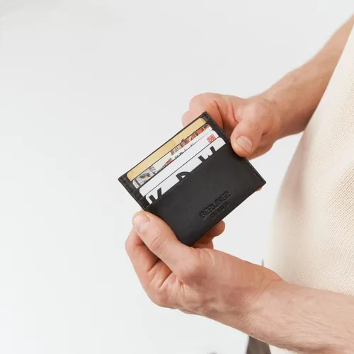 Miniatura 7 de BERLINER BAGS Funda de piel prémium para tarjetas, tarjetero con bloqueo RFID para hombres y mujeres, Negro -, Minimalista