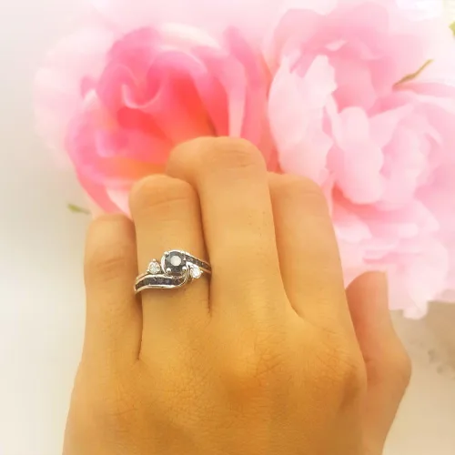 Miniatura 6 de Dazzlingrock Collection Juego de anillos de compromiso de oro blanco y zafiro azul de 10 quilates
