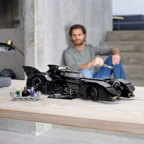 Miniatura 4 de LEGO DC Batman 1989 Batmobile 76139 Kit de construcción (3,306 piezas)